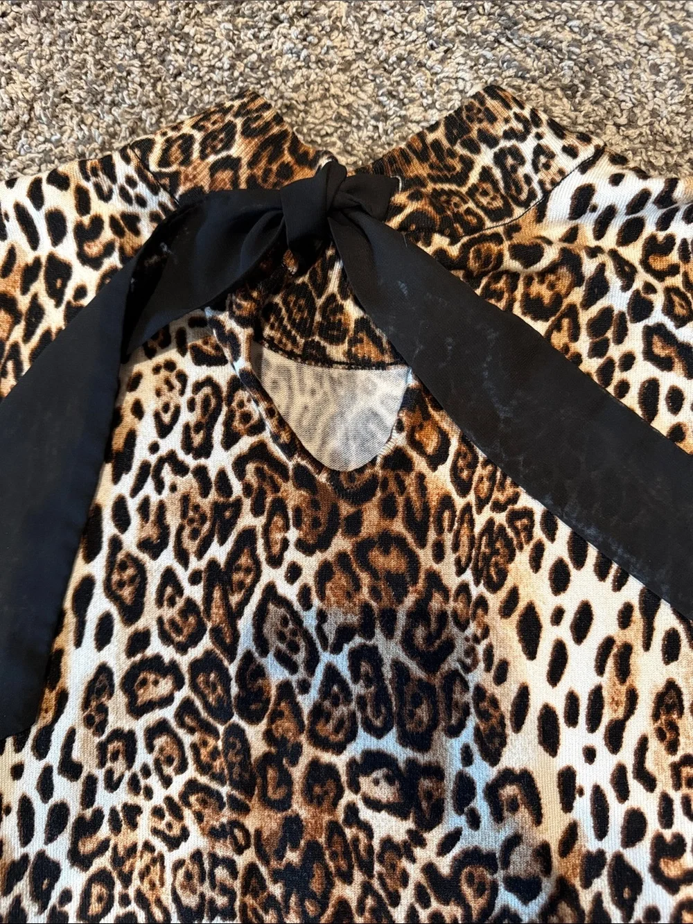 White House Black Market NO TAG Leopard print lightweight sweater - Picture 2 of 3